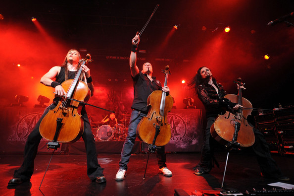 images_articles_concursuri_large_Apocalyptica_5Castiga_10_afise_cu_autografele_formatiei_Apocalyptica
