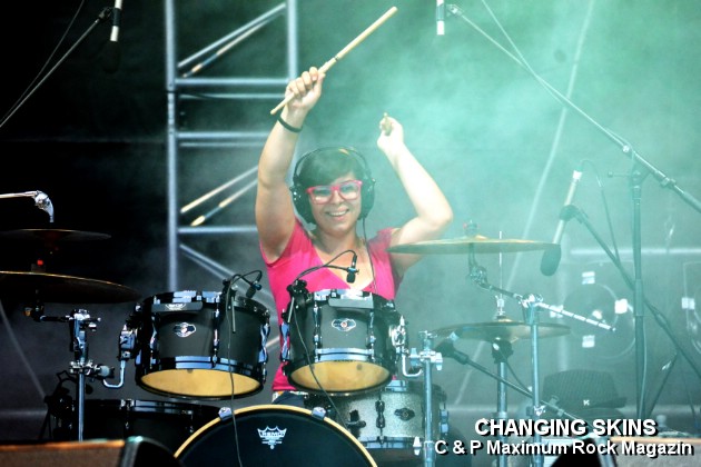 DSC_0094_Changing_Skins