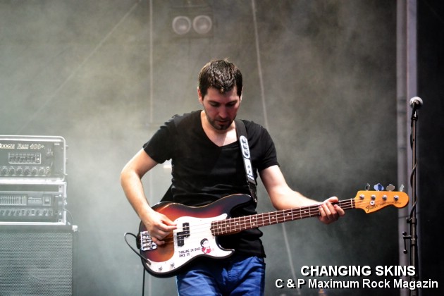 DSC_0116_Changing_Skins