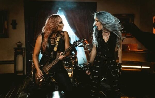 Nita Strauss and Alissa White-Gluz oct 2022